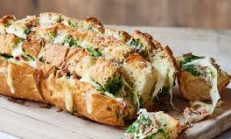 Alışkanlık Yapacak Bir Çörek-Haftasonu Kahvaltısı-Garlic Bread